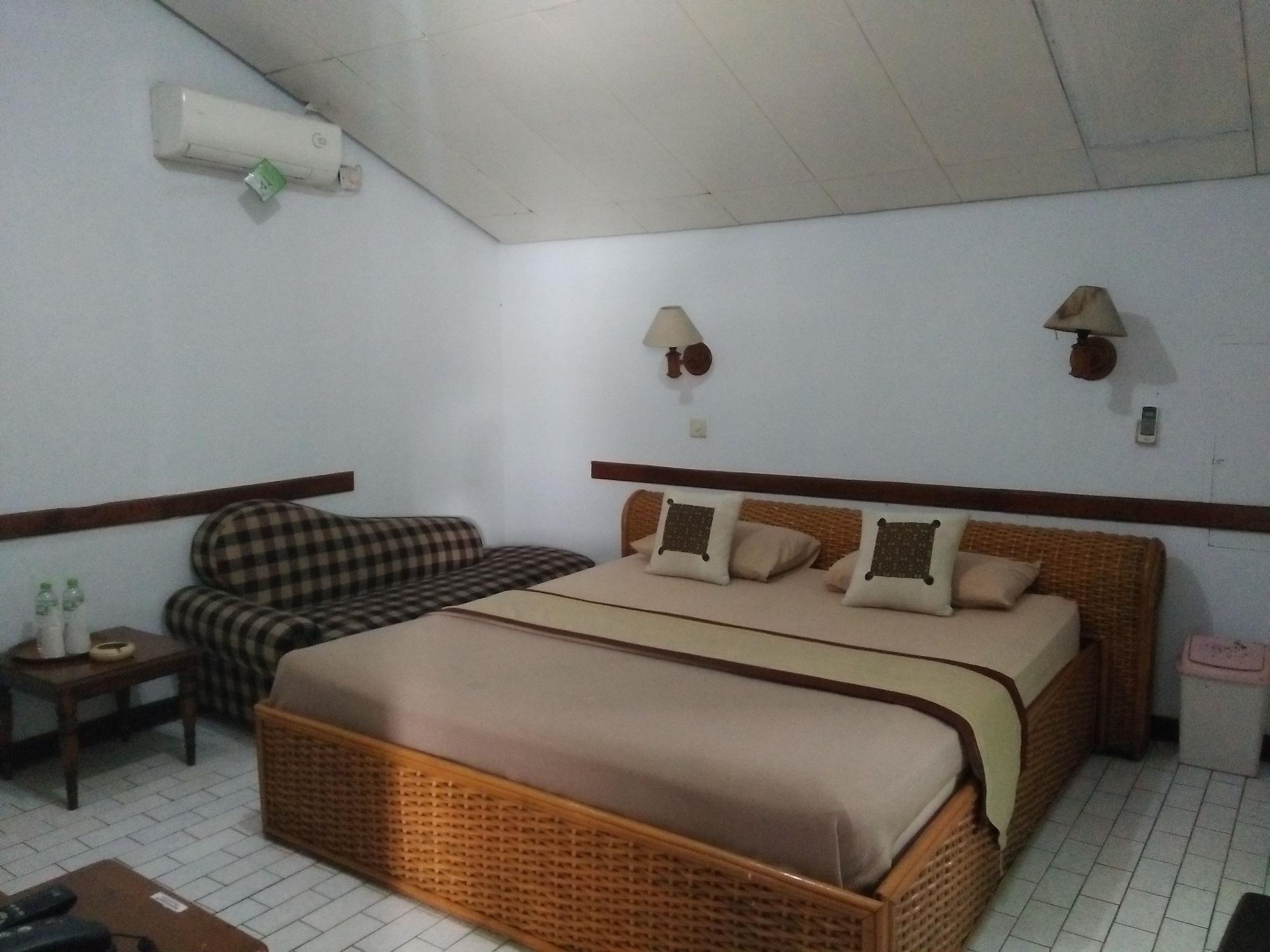 Oyo 1945 Hotel Bali Indah Bandung Exterior photo