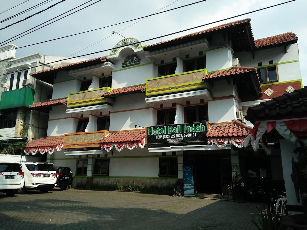 Oyo 1945 Hotel Bali Indah Bandung Exterior photo