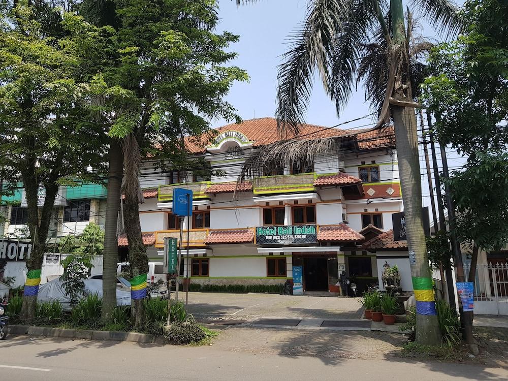 Oyo 1945 Hotel Bali Indah Bandung Exterior photo
